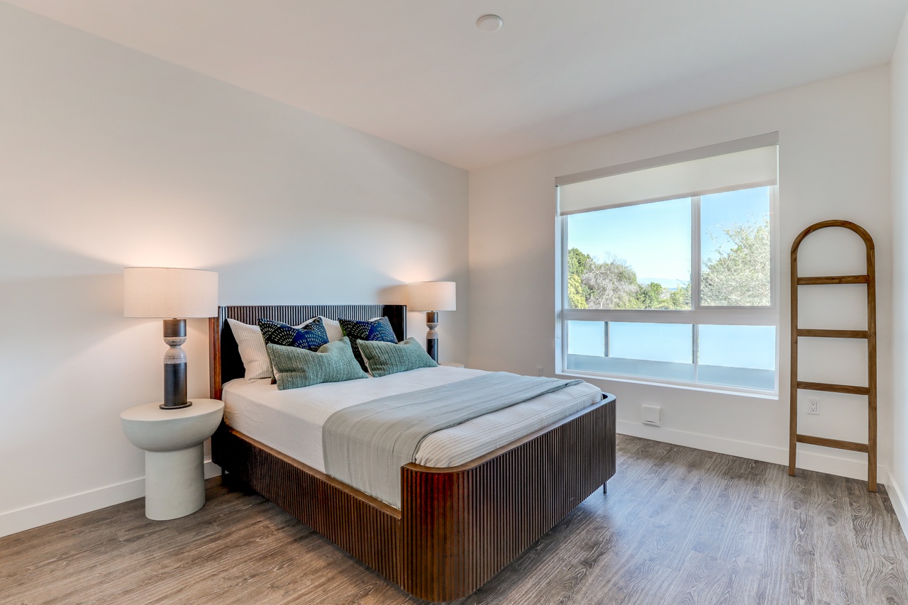 8775 Costa Verde Boulevard