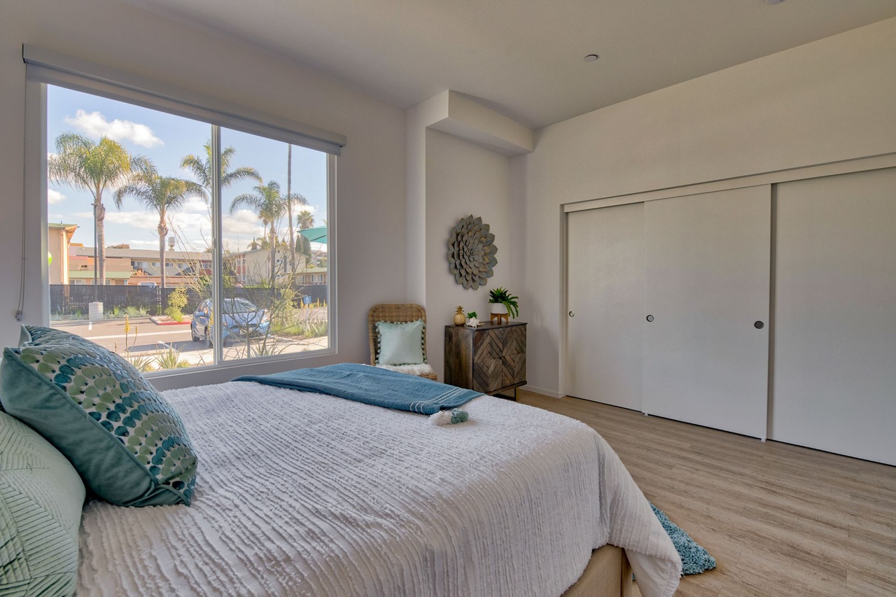 1640 East Plaza Boulevard