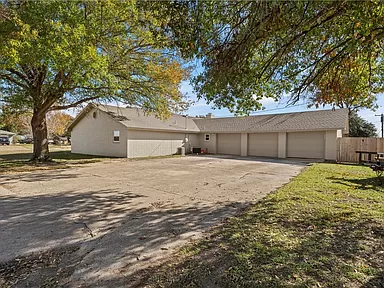 739 Bluebonnet Street